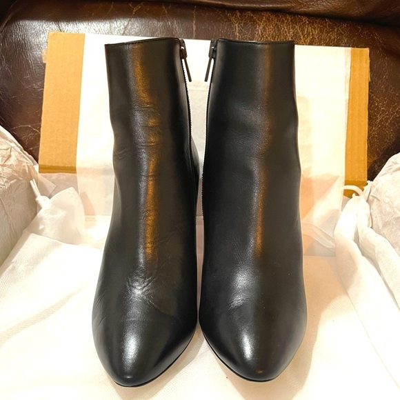 Christian Louboutin Eloise ankle bootie calf 100mm black Napa leather EU37.5 - Picture 2 of 10